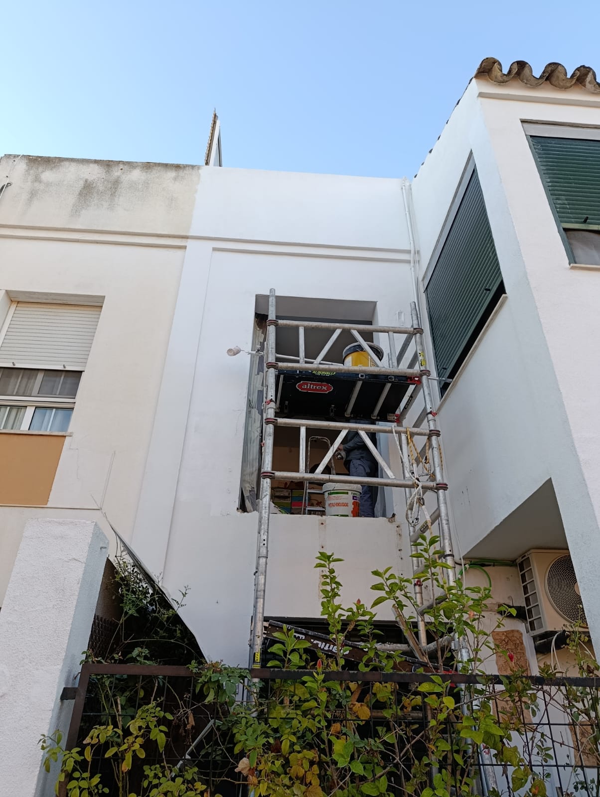 Hueco para ascensor en fachada